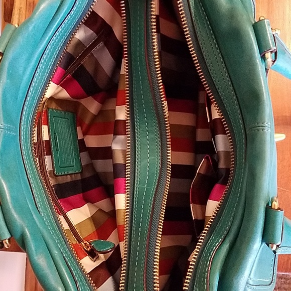 🎉Host Pick!🎉 Coach Legacy limited-edition handbag 12791 - Picture 4 of 16